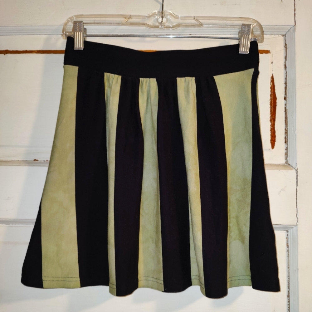 Black & green striped skirt size S